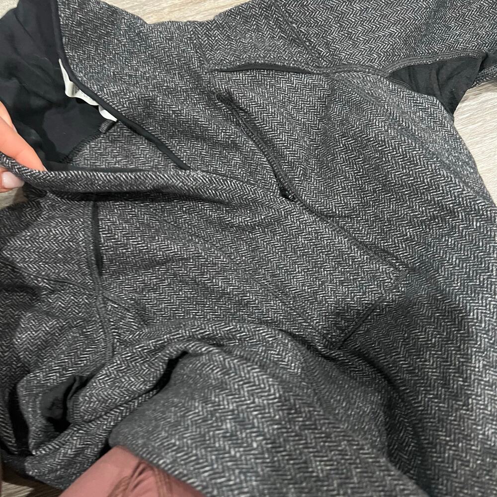 Lululemon Athletica Gray Pullover Size 4 - Picture 6 of 6